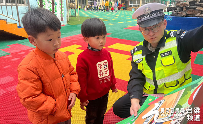 石楼交警：宣传活动多样开展 安全教育